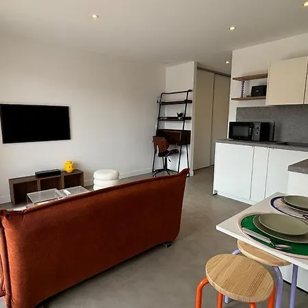 Appartement Le Bauhaus Moderne Et Renove Avec Parking