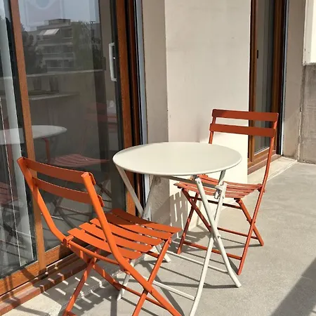Le Bauhaus Moderne Et Renove Avec Parking